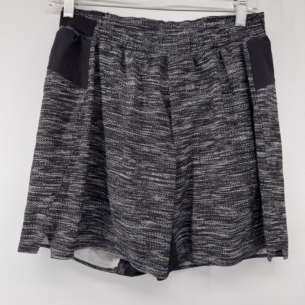 Lululemon Surge Shorts Mens M All Court Texture White‎ Black 7 " Inseam Liner